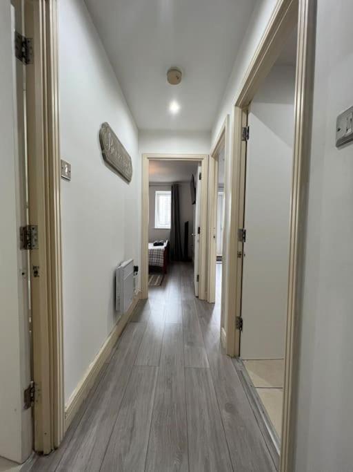 Cozy Flat With Balcony Leilighet London Eksteriør bilde